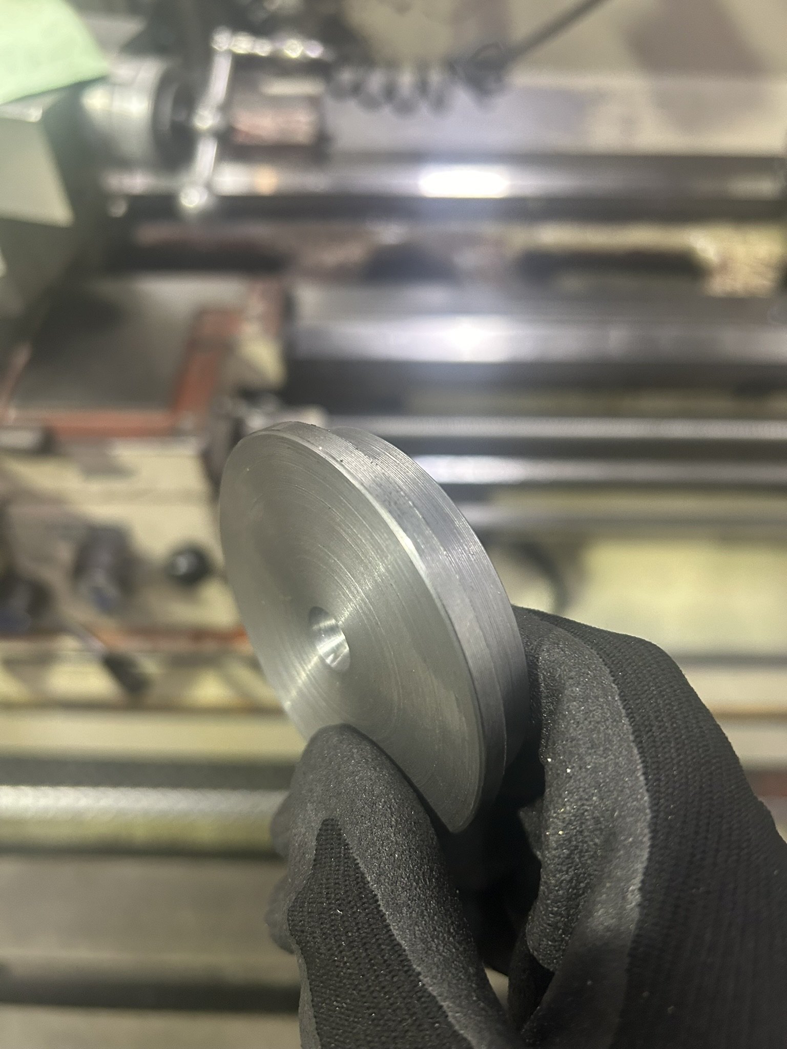 Edge on. Groove profile and turning finish